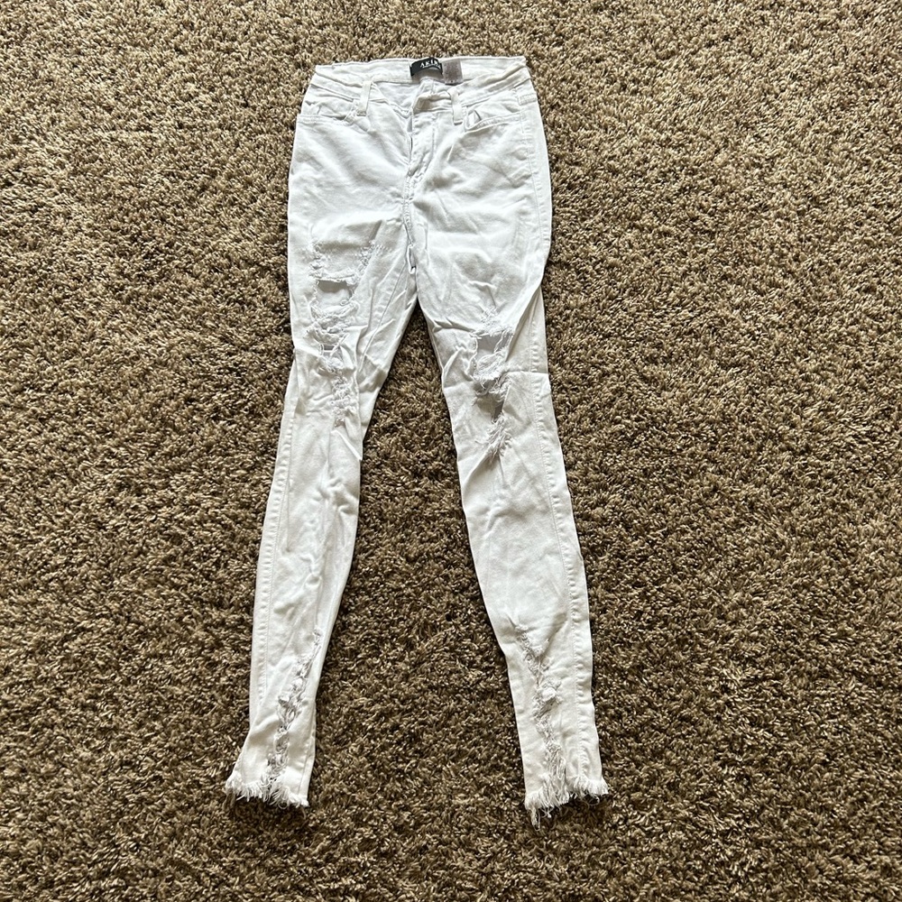 AKIRA Crisp White Jeans
